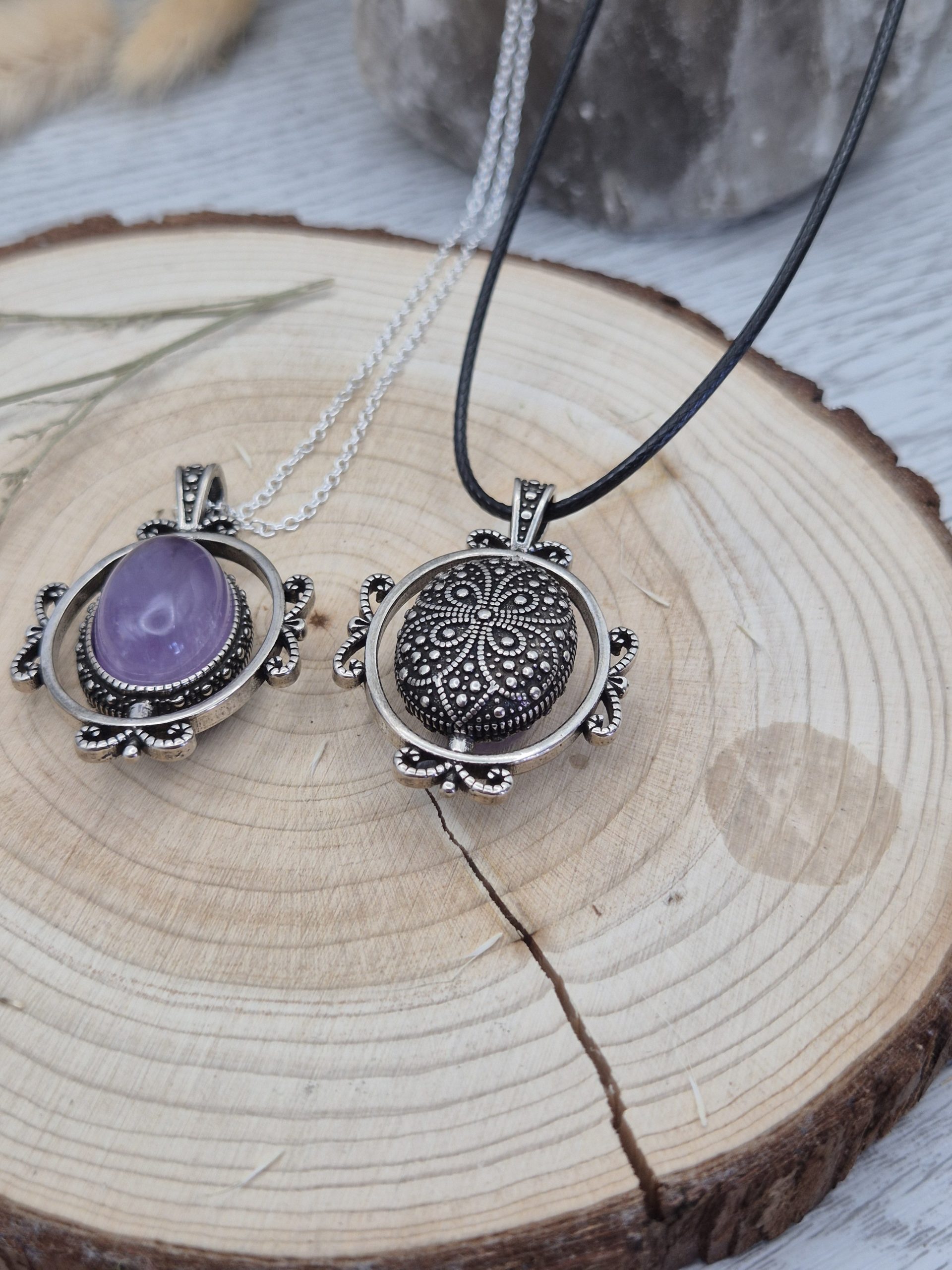 Amethyst Vintage Spinner Necklace - Image 2